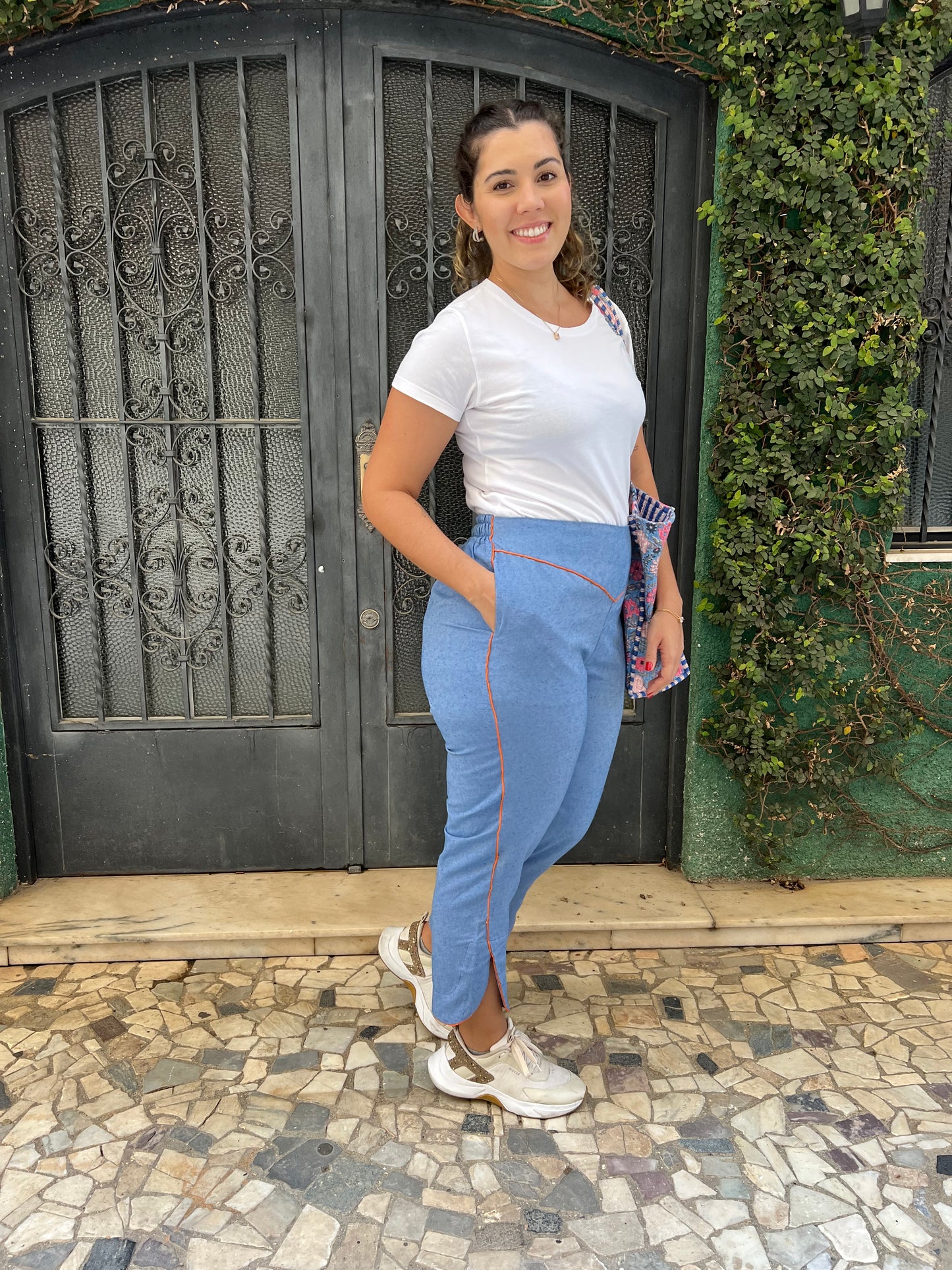 Calça Reta de Algodão Eco Azul e Laranja
