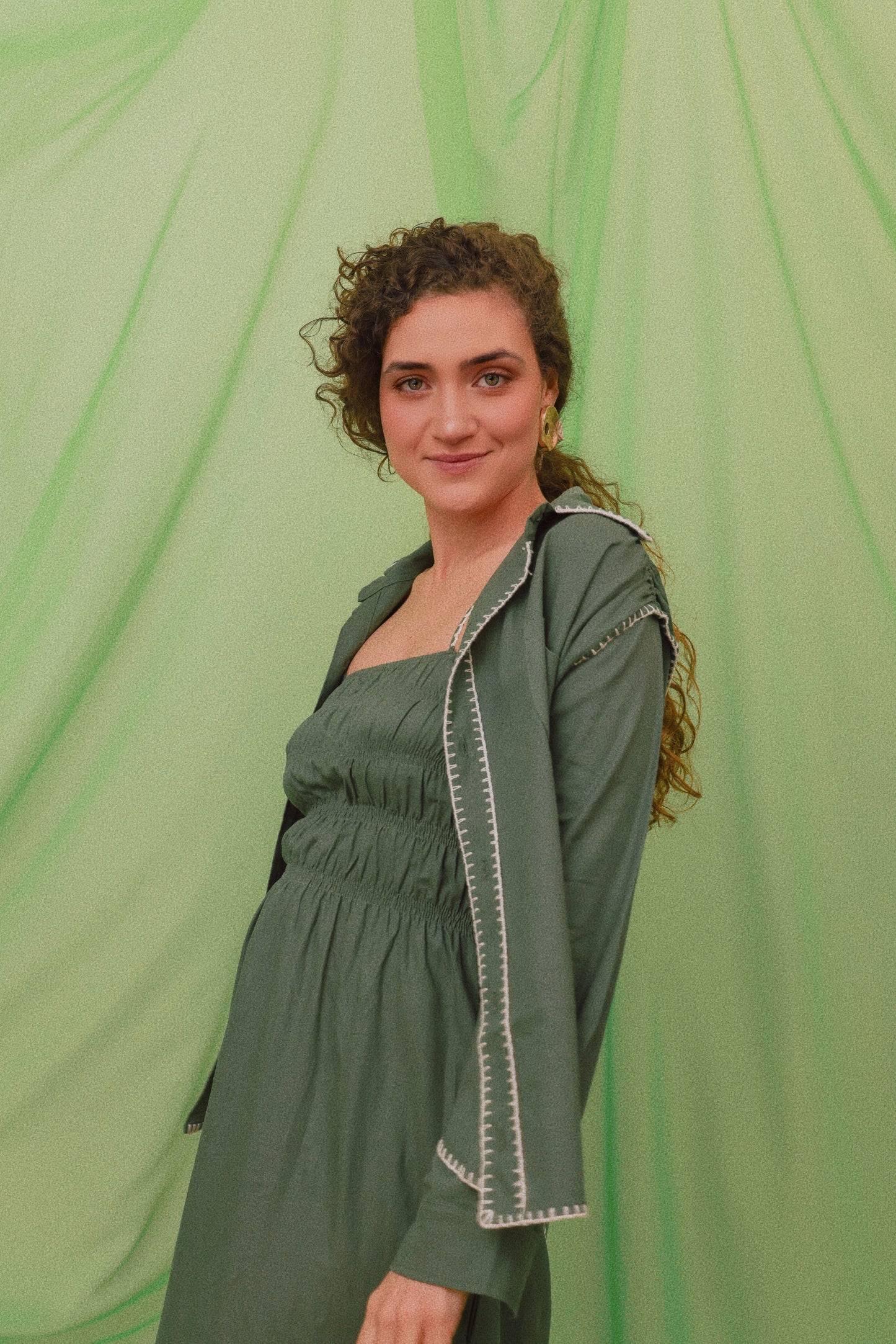Vestido de Linho com Crochê Verde Musgo