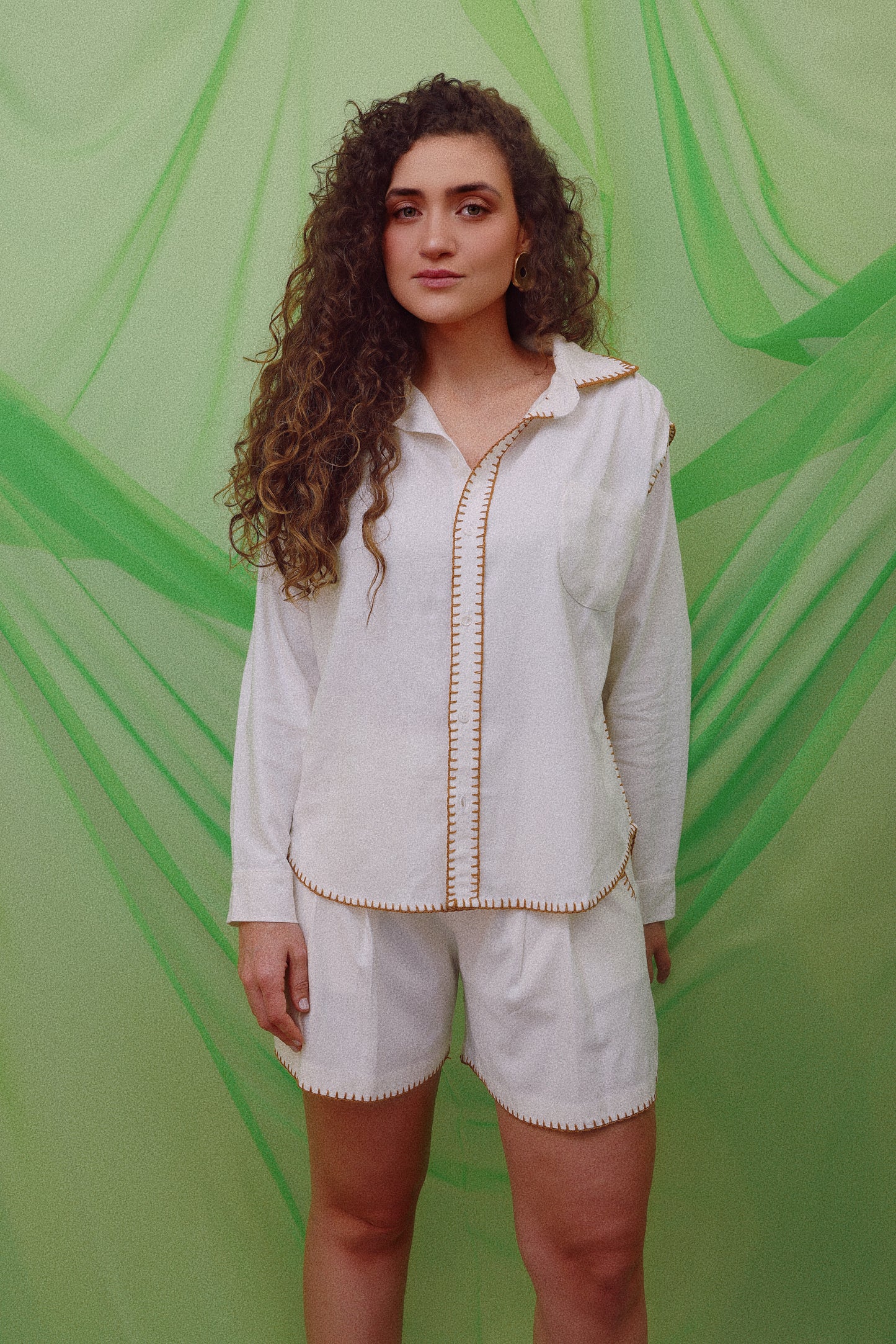 Shorts de Linho Branco com Crochê