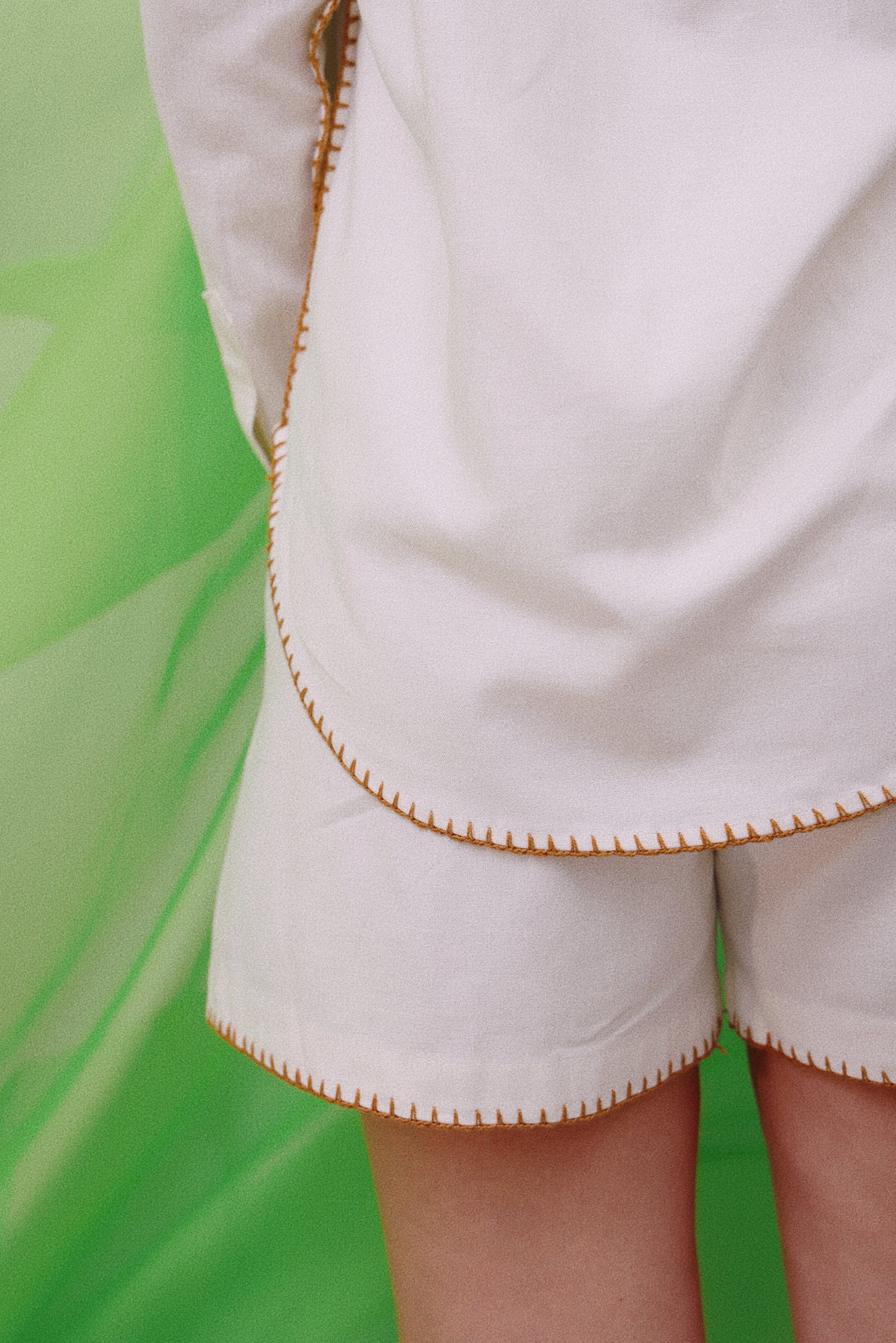 Shorts de Linho Branco com Crochê